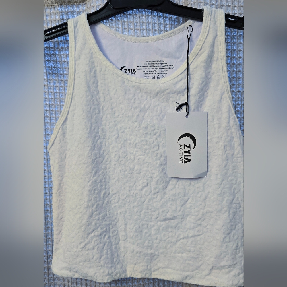 ZYIA Active Women's White Leopard Cropped Tank Top NEW Medium Gym Athleisure